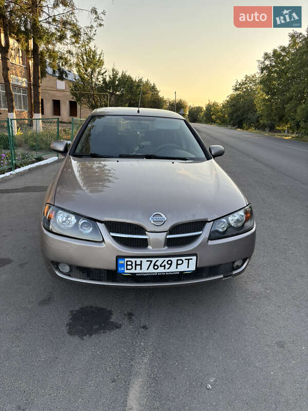 2005 nissan almera