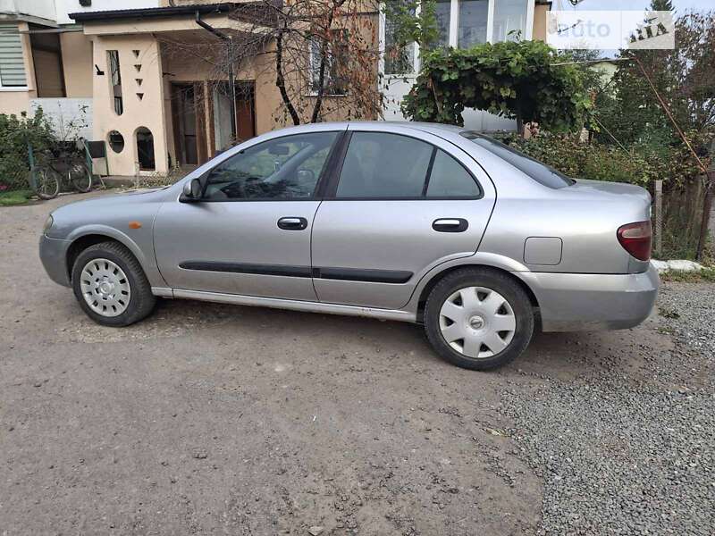 2005 nissan almera