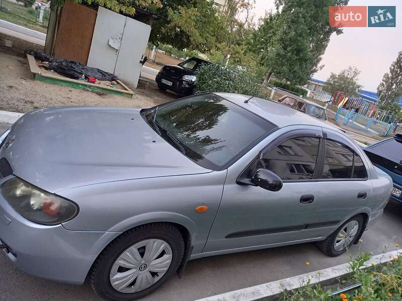 2005 nissan almera