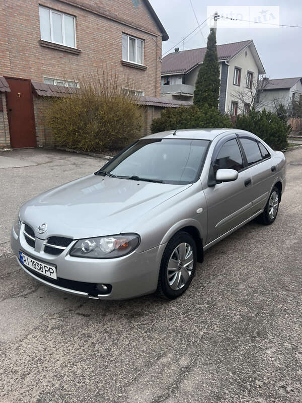2005 nissan almera