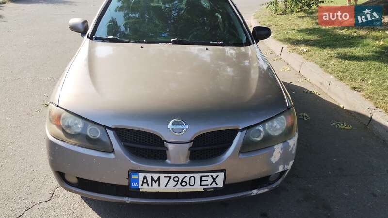 2005 nissan almera