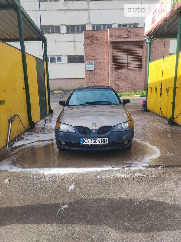 2005 nissan almera