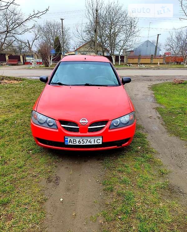2003 nissan almera