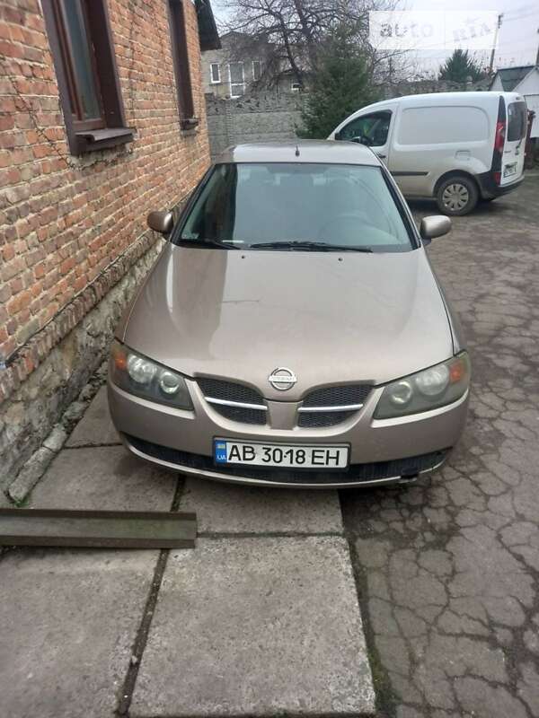 2005 nissan almera