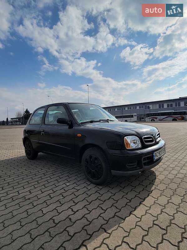 2000 nissan micra