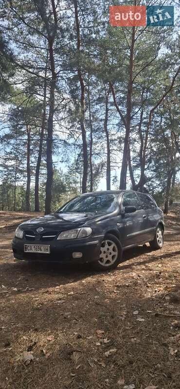2000 nissan almera