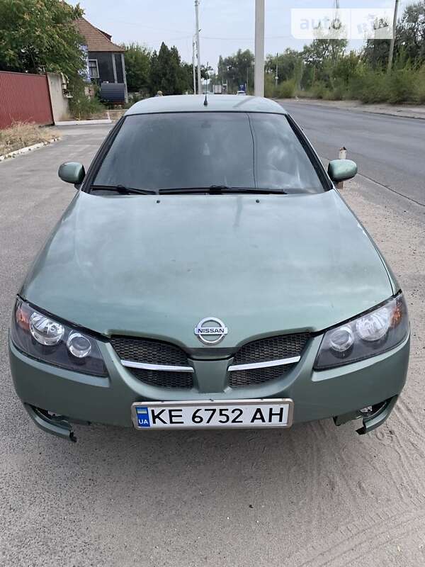 2003 nissan almera