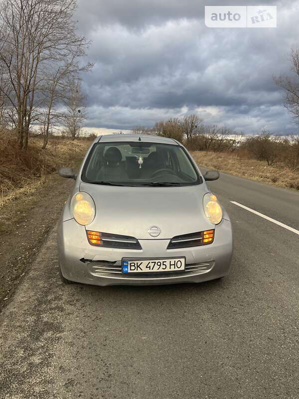 2004 nissan micra