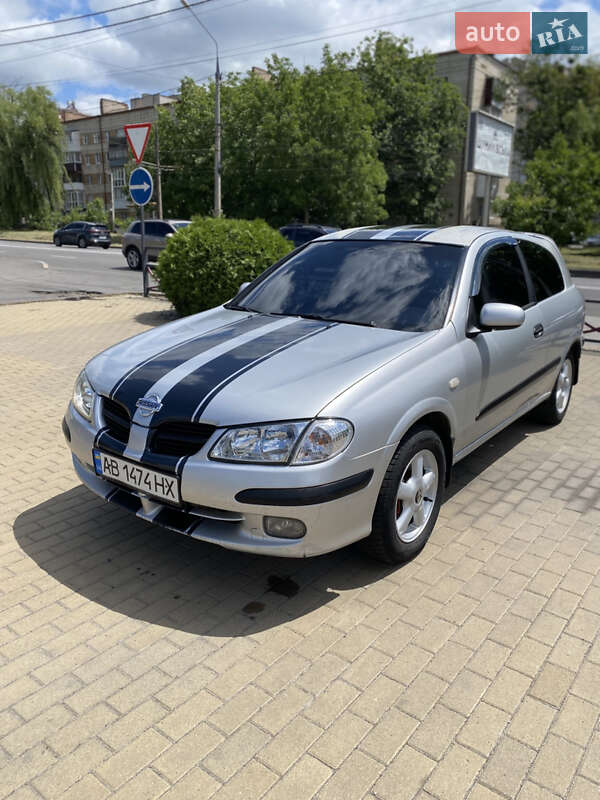 2000 nissan almera