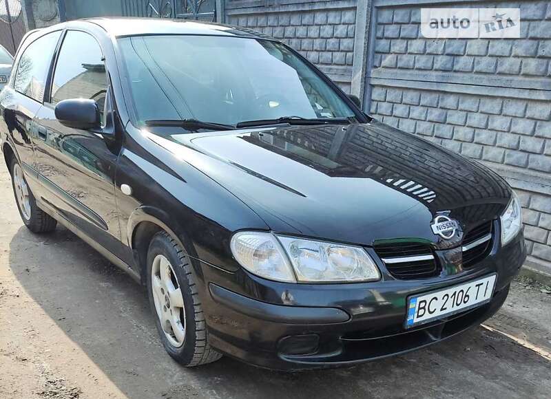2000 nissan almera