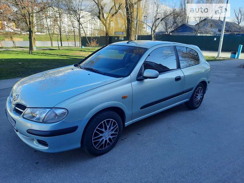 2002 nissan almera