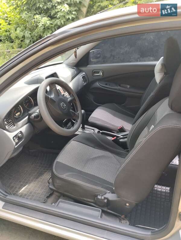 2005 nissan almera