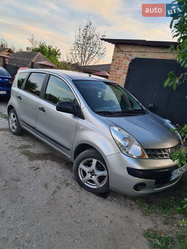 2006 nissan note