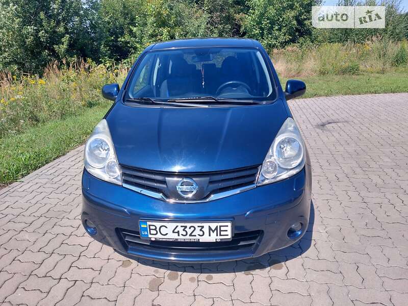 2010 nissan note
