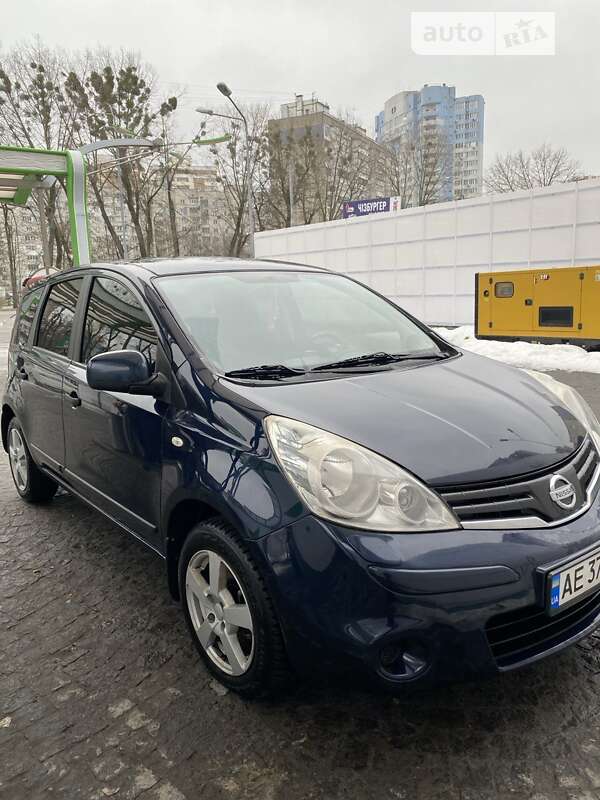 2010 nissan note