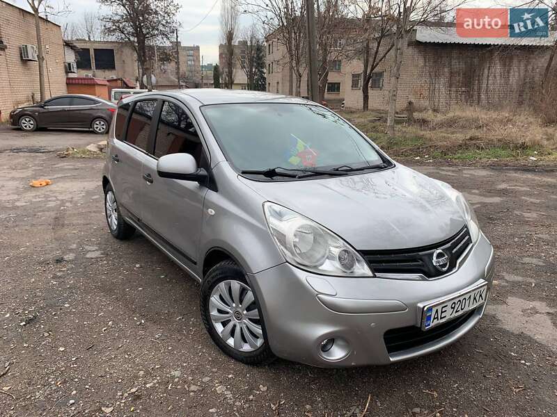 2010 nissan note