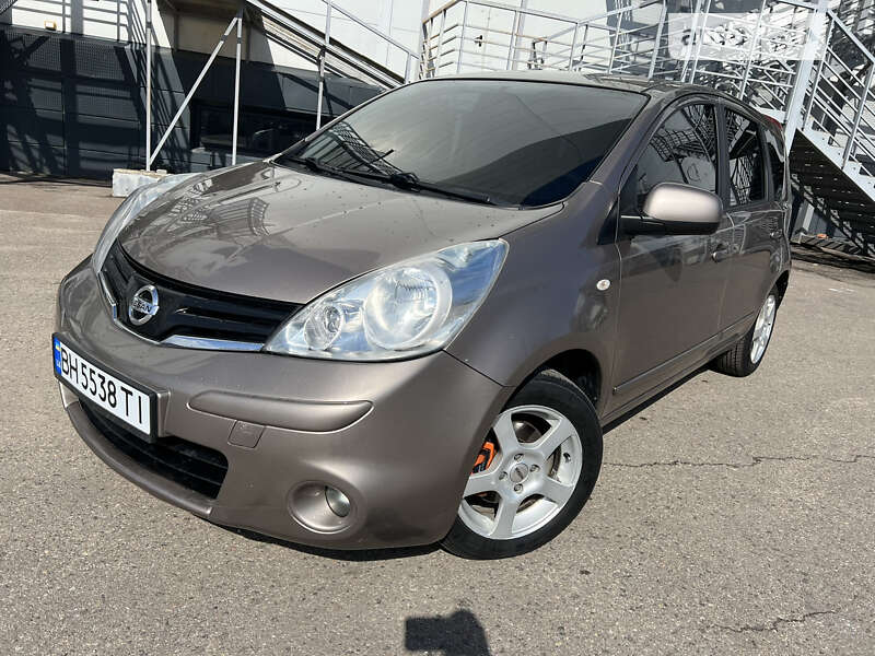 2010 nissan note