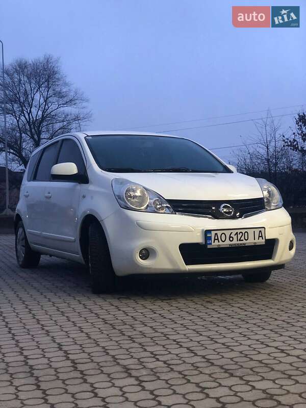 2010 nissan note