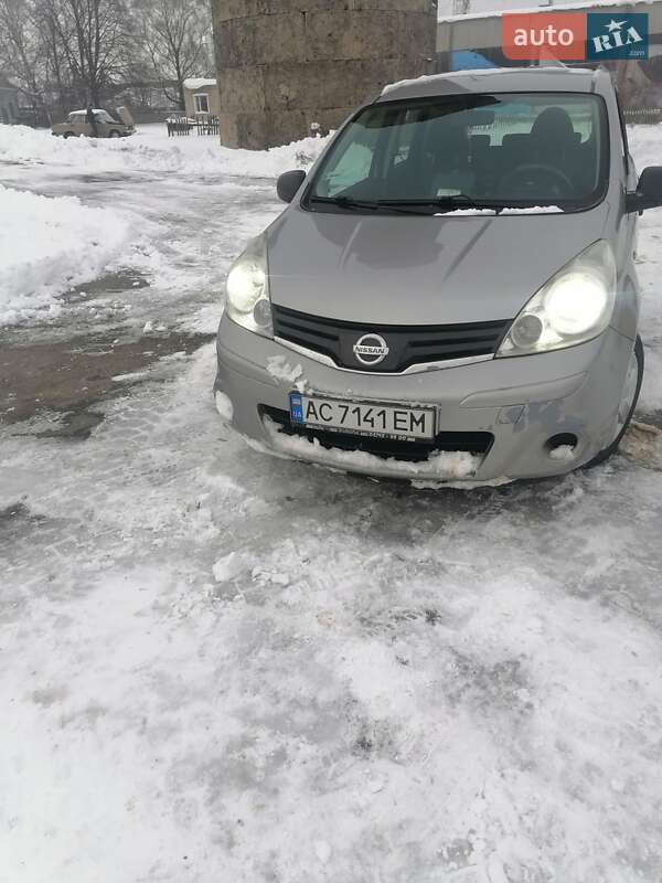 2010 nissan note