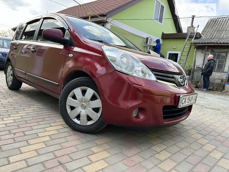 2011 nissan note