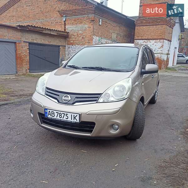 2011 nissan note