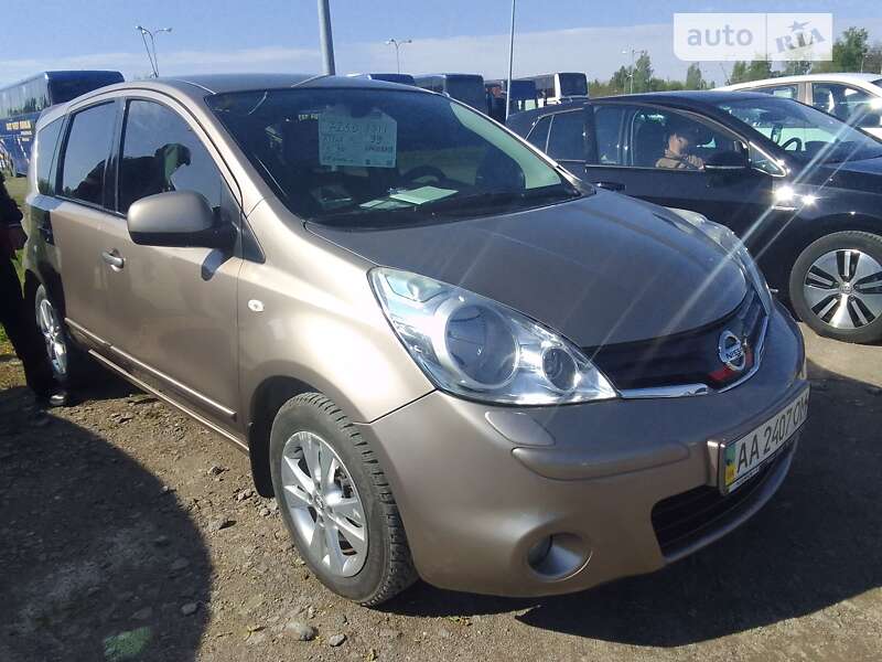 2011 nissan note