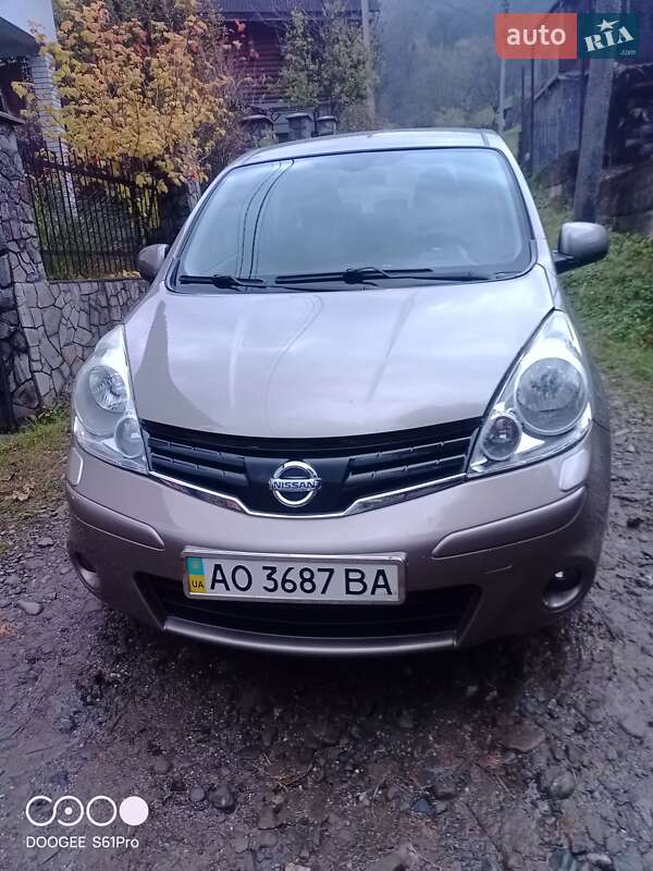 2011 nissan note