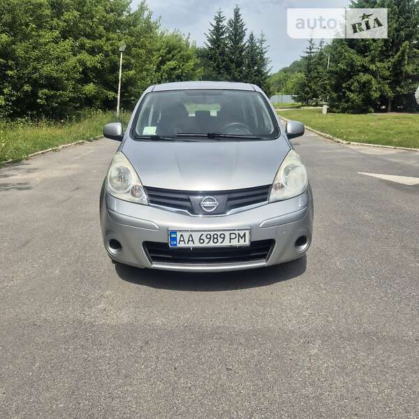2011 nissan note