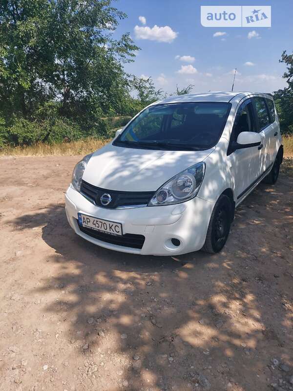 2011 nissan note