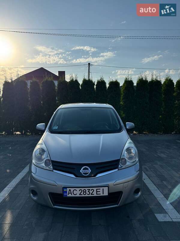 2012 nissan note
