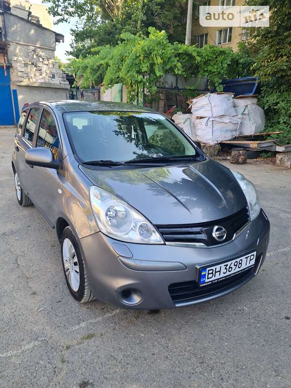 2012 nissan note