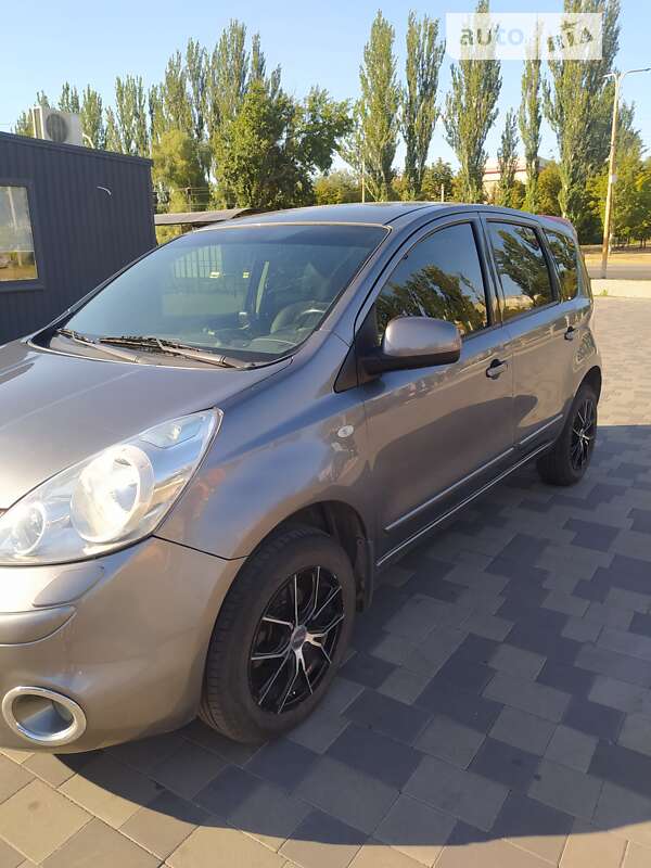 2012 nissan note