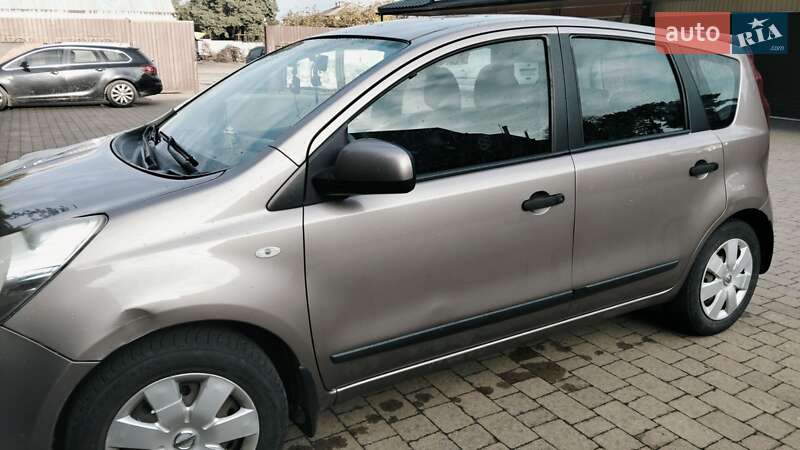2012 nissan note