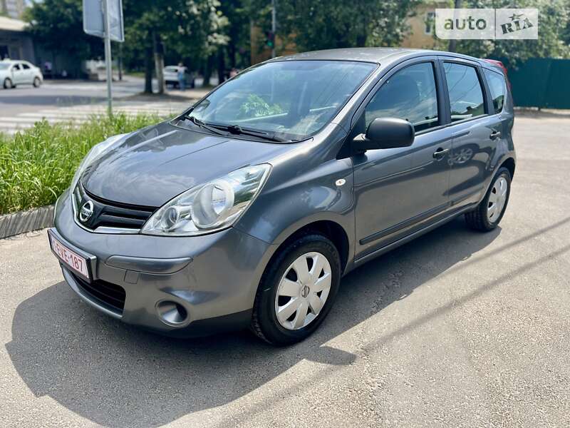 2013 nissan note