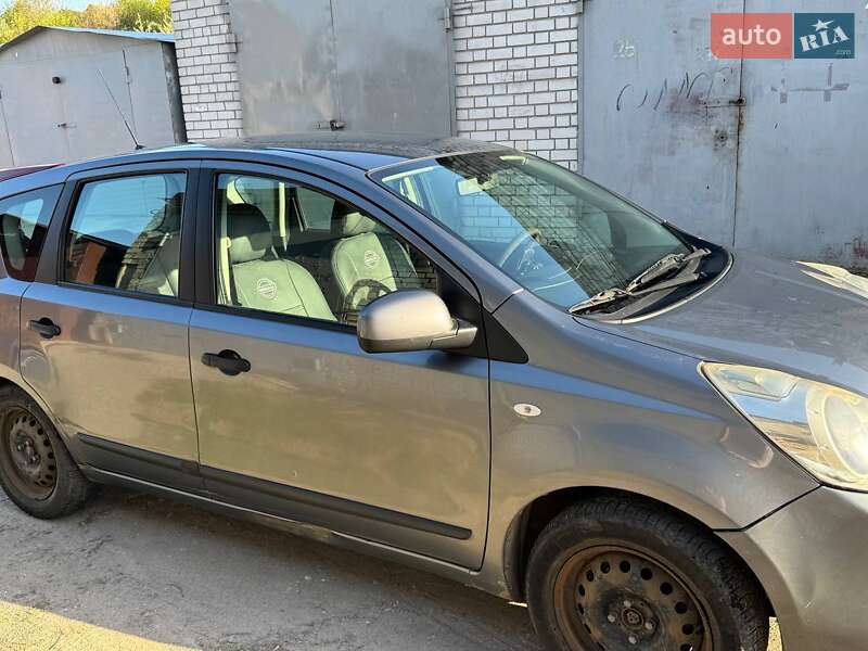 2013 nissan note