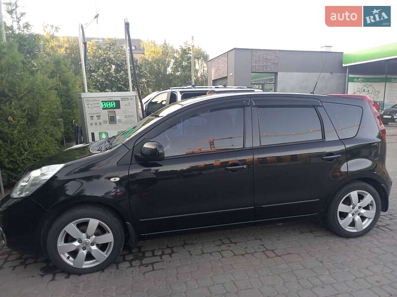 2013 nissan note