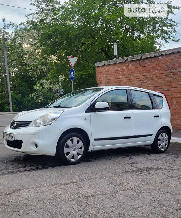 2013 nissan note
