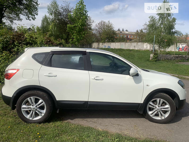 2012 nissan qashqai