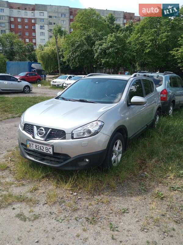 2012 nissan qashqai