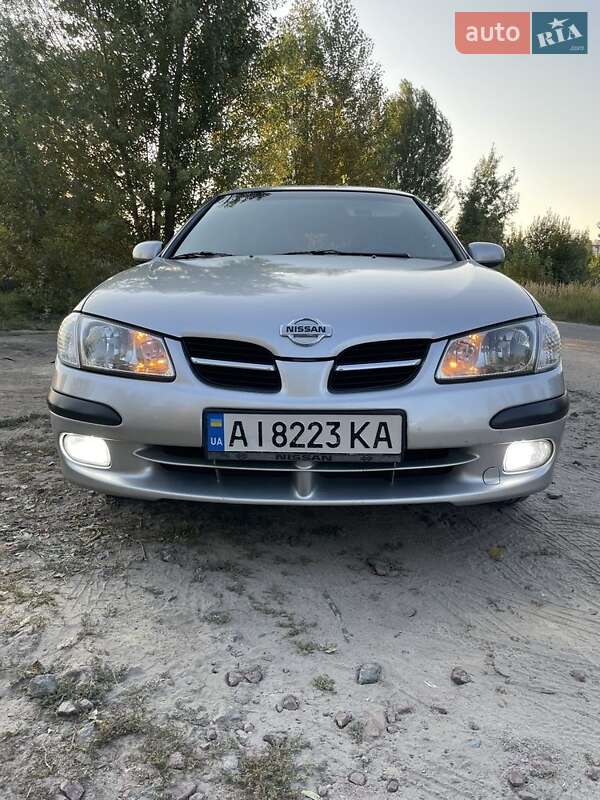 2000 nissan almera