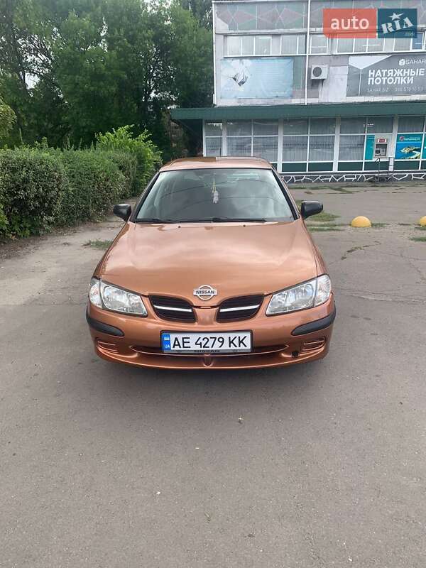 2000 nissan almera