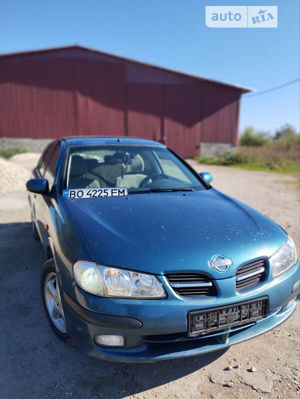 2002 nissan almera