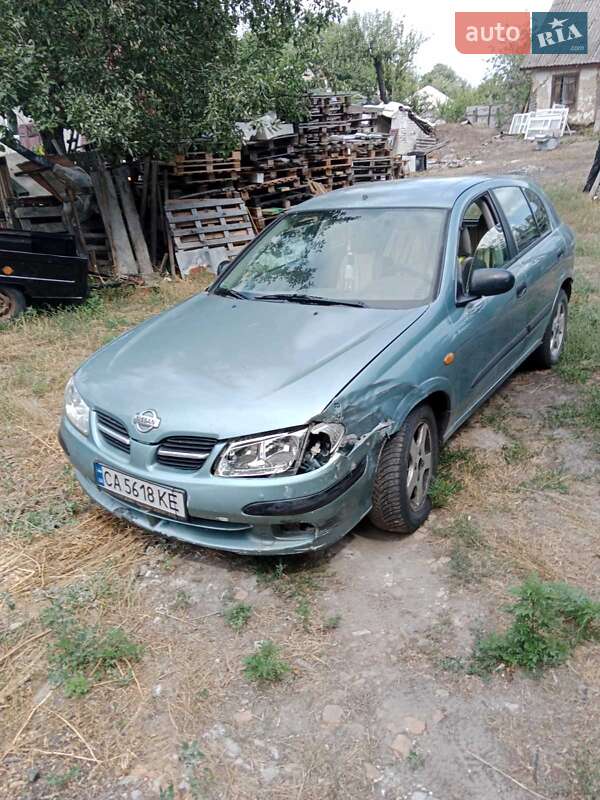2002 nissan almera