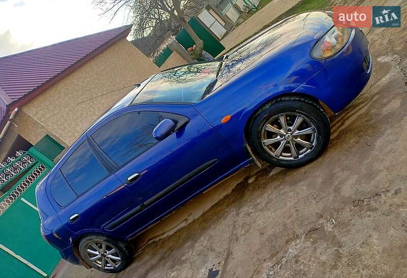 2002 nissan almera
