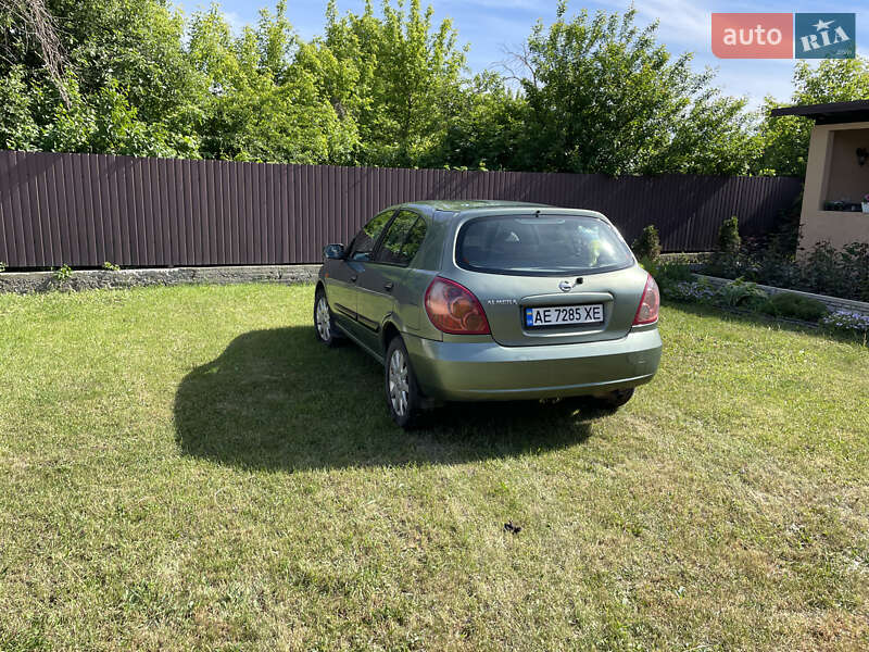 2003 nissan almera