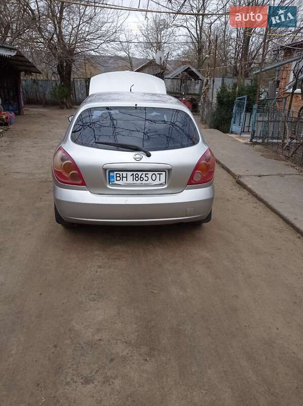 2003 nissan almera