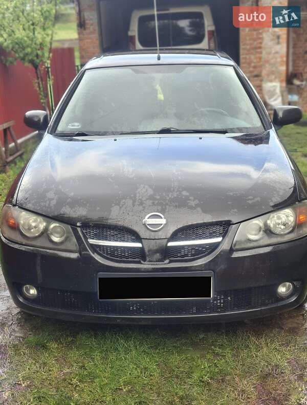 2004 nissan almera