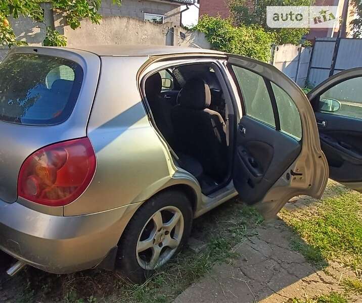 2004 nissan almera