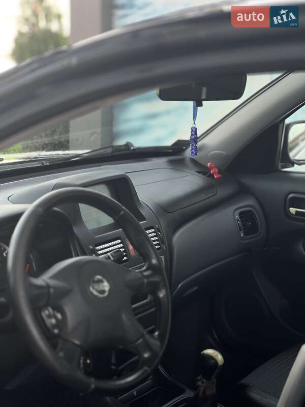 2006 nissan almera