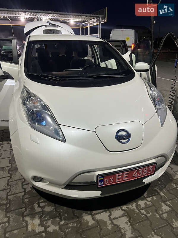 2014 nissan leaf